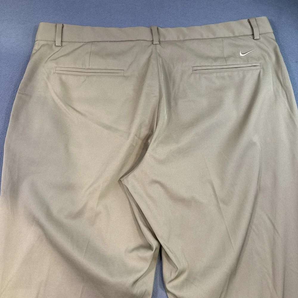 Nike GOLF Pants MEN 38/32 TAN Standard Fit Flat Front Dri Fit Tour